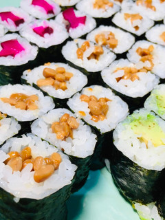 A picture of How to roll the Natto Roll Smelly? Delicious?.