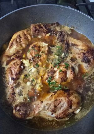 Una foto de Pollo al Ajillo