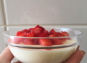 Una foto de Cheesecake Frutilla - Limón