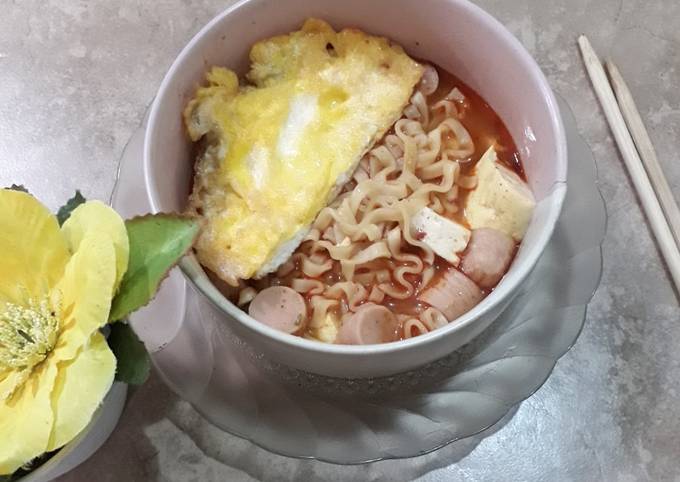 Resep Mie rebus kuah tomyam instan halal yang Sempurna