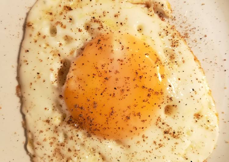 Recipe of Super Quick Homemade Fried egg (less oil)