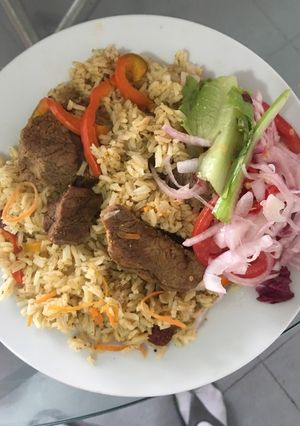 Una foto de Arroz con carne
