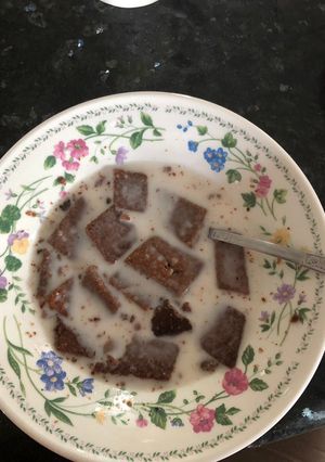 A picture of Keto cereal.