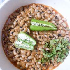 A picture of Masala black eye beans.