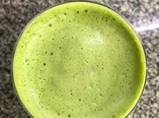 Una foto de batido espinaca