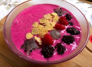 Una foto de Smoothie Bowl de Pitahaya Roja