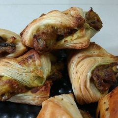 A picture of Flaky Baked Samosa.