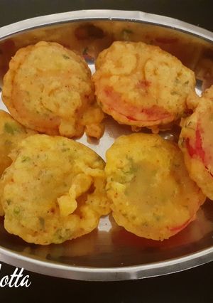A picture of Tomato pakoras.