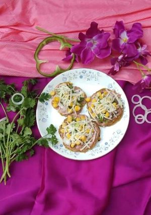 ખીચડી પીઝા રોસ્ટી (Khichdi Pizza Rosti Recipe In Gujarati) રેસીપી મુખ્ય ફોટો