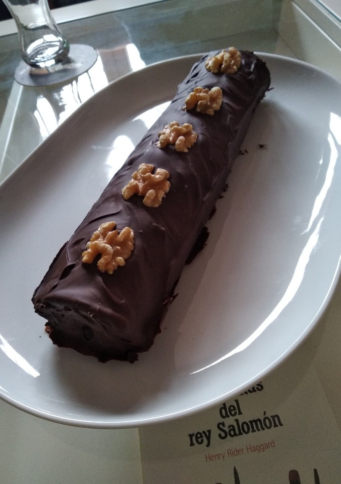 Una foto de Brazo de gitano relleno de lemon curd