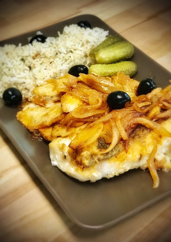 Una foto de Bacalao a la miñota — Bacalhau á Minhota—