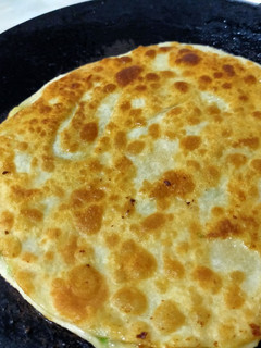 A picture of Aloo ka paratha.
