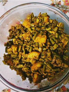 A picture of Lobia Bean and Potato Curry.