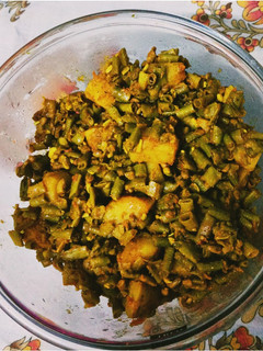 A picture of लोबिया फली आलू की सब्जी(lobiya phali aaloo ki sabji recipe in hindi).