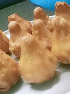 आटे के फ्राइड मोदक (Aate ke fried modak recipe in hindi) रेसिपी मुख्य फोटो