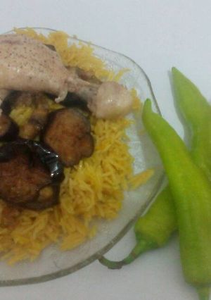صورة لوصفة مقلوبة باذنجان بالدجاج