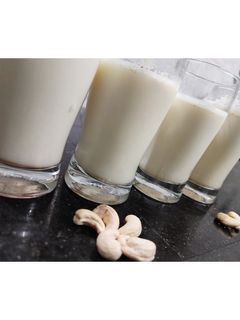 કાજુ નો મિલ્ક શેક (Cashew Nut Milkshake Recipe In Gujarati) રેસીપી મુખ્ય ફોટો