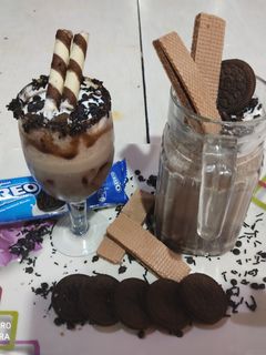 ઓરીઓ મિલ્ક શેક (Oreo Milkshake REcipe In Gujarati) રેસીપી મુખ્ય ફોટો