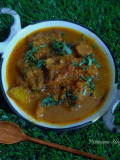 मूंग दाल मसाला वडी की सब्जी(moong dal masala vadi ki sabzi recipe in hindi) रेसिपी मुख्य फोटो