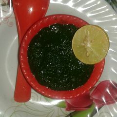 A picture of Hre dhaniya or podena ke hre bhare chutney.