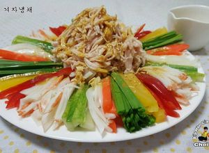 Hình của món Salad ức gà mù tạt vàng 닭고기 겨자냉채.