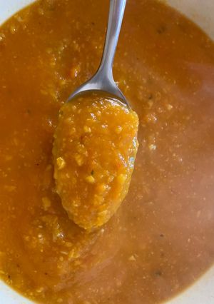 Una foto de Sopa crema de choclo y calabaza 🫕🧡