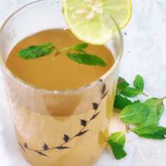 A picture of हर्बल पुदीना ड्रिंक (Herbal pudina drink recipe in Hindi).