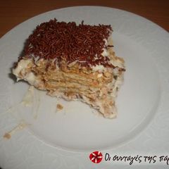 A picture of Fridge dessert with biscuits by Elenik.