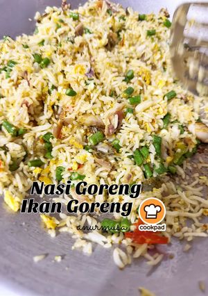 Gambar Nasi Goreng Ikan Goreng