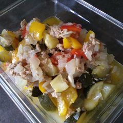 A picture of Zucchini and tuna cold stew.