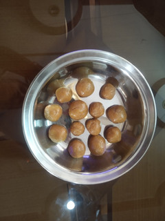 સૂઠ ની ગોળી (Sunth Goli Recipe in Gujarati) રેસીપી મુખ્ય ફોટો