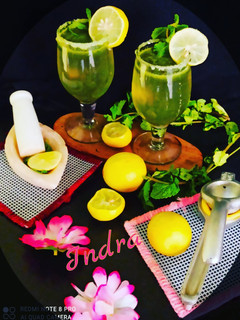 मिंट लेमनडे (mint lemonade recipe in Hindi) रेसिपी मुख्य फोटो