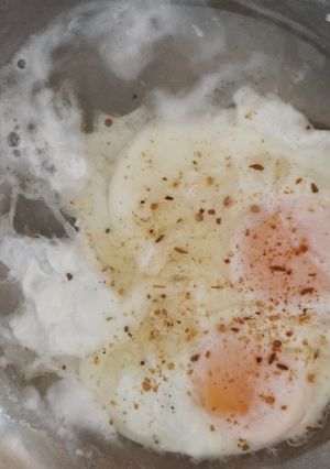 Una foto de Huevos escaldados con chile