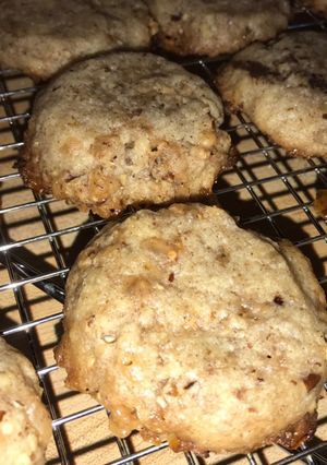 A picture of Toffee Pecan Cookies.