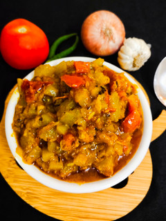 होटल स्टाइल मसाला लौकी (Hotel style masala lauki recipe in hindi) रेसिपी मुख्य फोटो