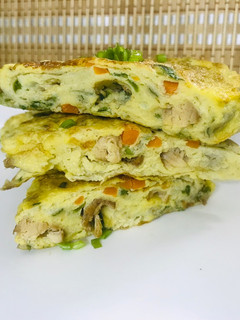 A picture of Egg 🥚 Roll(tamagoyaki) omelet.