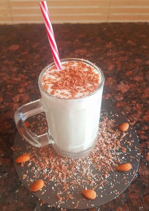 A picture of Dry fruit banana smoothie.