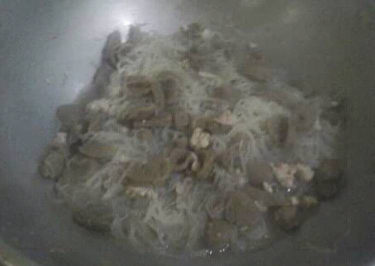 Bihun kuah ayam bakso ala aku