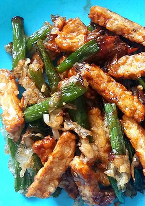 Foto resep Oseng tempe + bunga bawang merah asam manis
