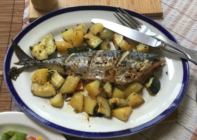Steps to Prepare Award-winning Roasted Mackerel with veggies