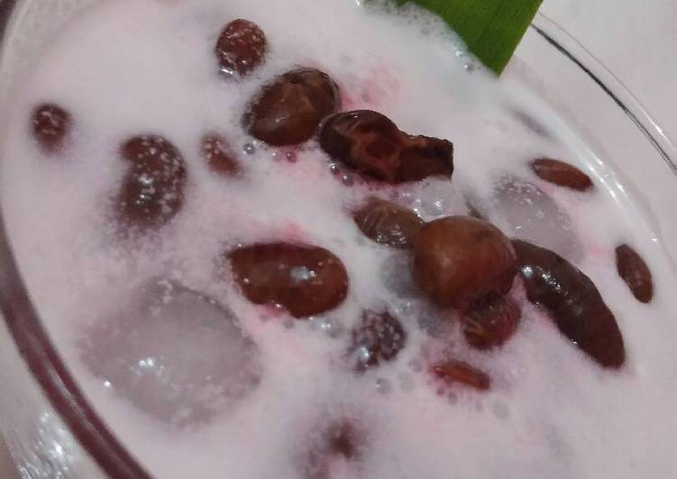 13. Es Kacang Merah Coco Pandan