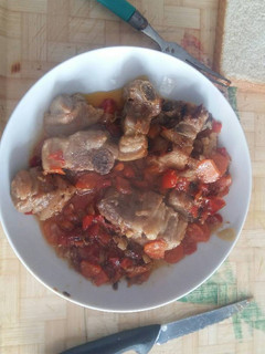 Una foto de Costilla de Cerdo con verduras