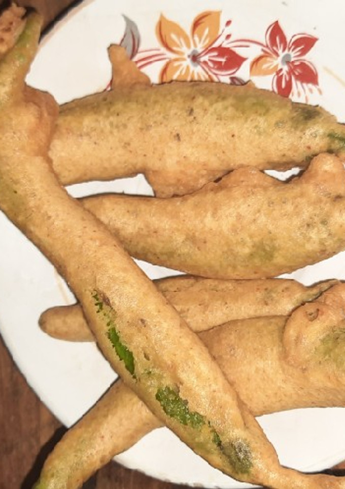 मिर्ची वडा (stuffed mirchi vada recipe in Hindi) रेसिपी मुख्य फोटो