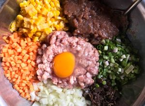 Hình của món Chả giò nhân tôm thịt lạ miệng.