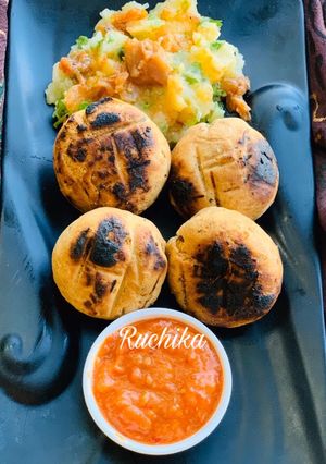 A picture of Litti Chokha.