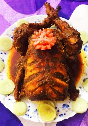 শাহী মুর্গ মোসাল্লাম (Shahi murgh musallam recipe in Bengali) রেসিপির প্রধান ছবি