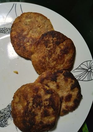 A picture of Aloo ke chapli kebabs.