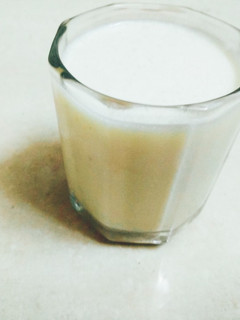 A picture of Banana milk shake.