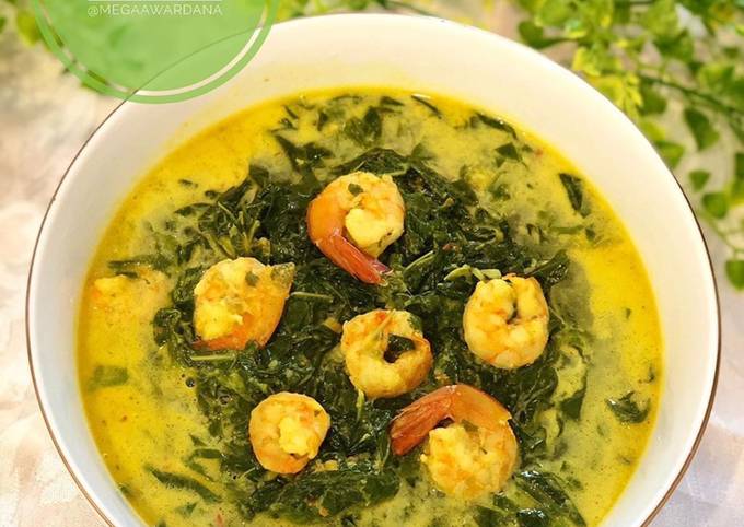 Gulai daun singkong