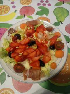 Una foto de Ensalada con frutos rojos salteados con vinagre de vino blanco